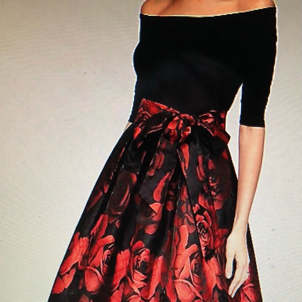Dress - Picture 7 of 8